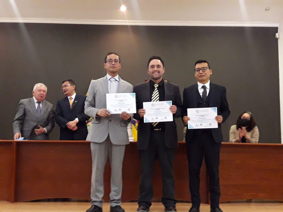 “Medicina de Urgencias” Tomo I y II, se denomina el libro de autoría de docentes y estudiantes de la carrera de Medicina de la <a href="/UCatolicaCuenca/">Universidad Católica de Cuenca</a>, impreso en la editorial Puerto Madero.
Tomo I aquí: bit.ly/3ASfHlW
Tomo II aquí: bit.ly/3clUreh