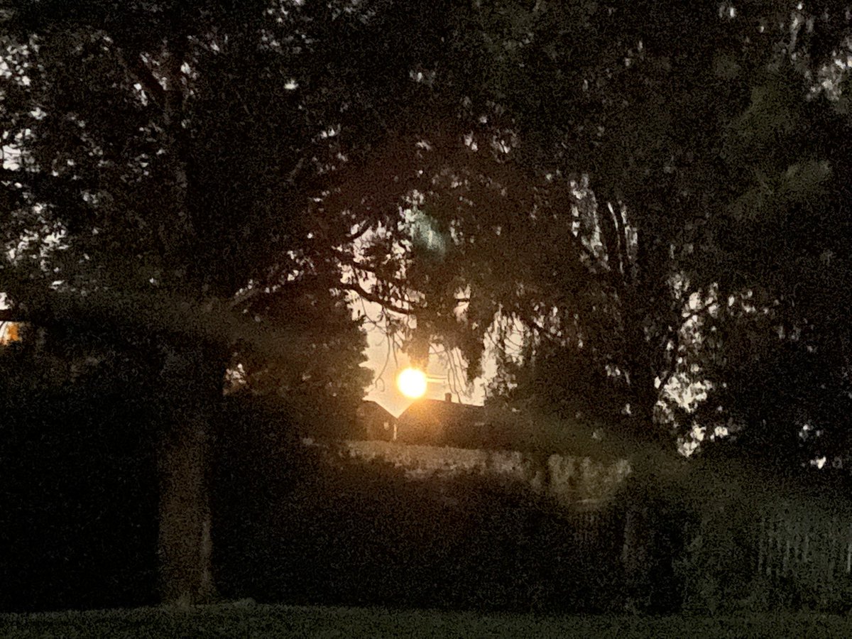 Moon over bhyllsacre 😊