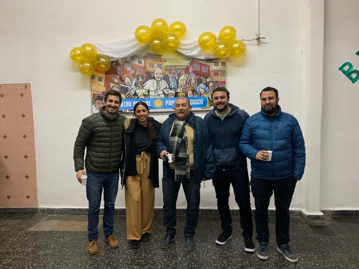 Jxc_hurlingham's tweet photo. Hoy estuvimos de la inauguración del Centro Barrial Papa Francisco de William Morris.
Muchas gracias por la invitación a formar parte del comienzo de este lugar que realiza un gran esfuerzo para trabajar en la protección de las personas en situación de calle y de vulnerabilidad https://t.co/cc7g2bACnq