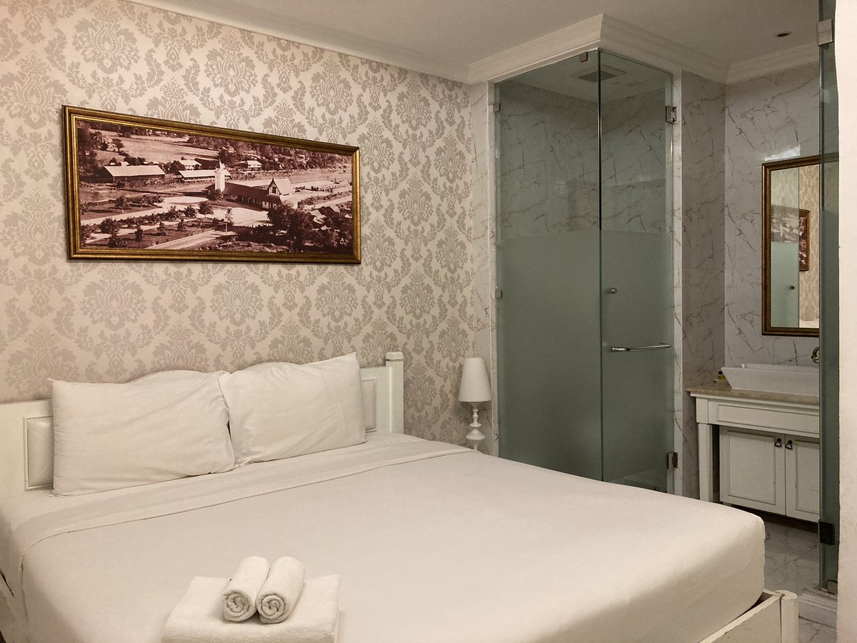 Staythcom's tweet image. #โรงแรมสุดคุ้ม B2 Riverside Colonial Chiangmai bit.ly/3RDglty ที่พักดี ราคาถูก อยู่ใกล้ร้าน The Good View Bar&amp;amp;Rrstuarant ด้านหลังโรงแรมติดแม่น้ำปิง #เชียงใหม่ #ที่พักเชียงใหม่ #โรงแรมเชียงใหม่ #เที่ยวเชียงใหม่ #Chiangmai #Thailand #ประเทศไทย