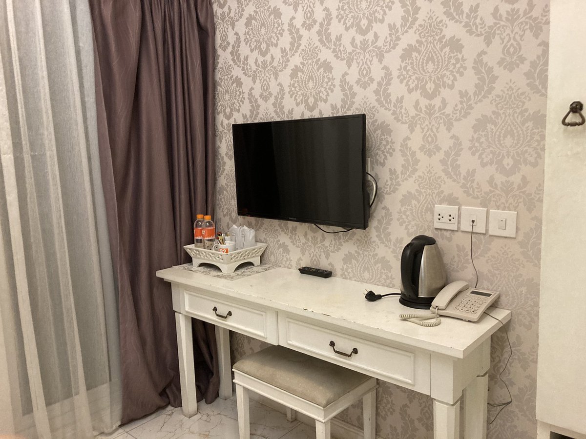 Staythcom's tweet image. #โรงแรมสุดคุ้ม B2 Riverside Colonial Chiangmai bit.ly/3RDglty ที่พักดี ราคาถูก อยู่ใกล้ร้าน The Good View Bar&amp;amp;Rrstuarant ด้านหลังโรงแรมติดแม่น้ำปิง #เชียงใหม่ #ที่พักเชียงใหม่ #โรงแรมเชียงใหม่ #เที่ยวเชียงใหม่ #Chiangmai #Thailand #ประเทศไทย