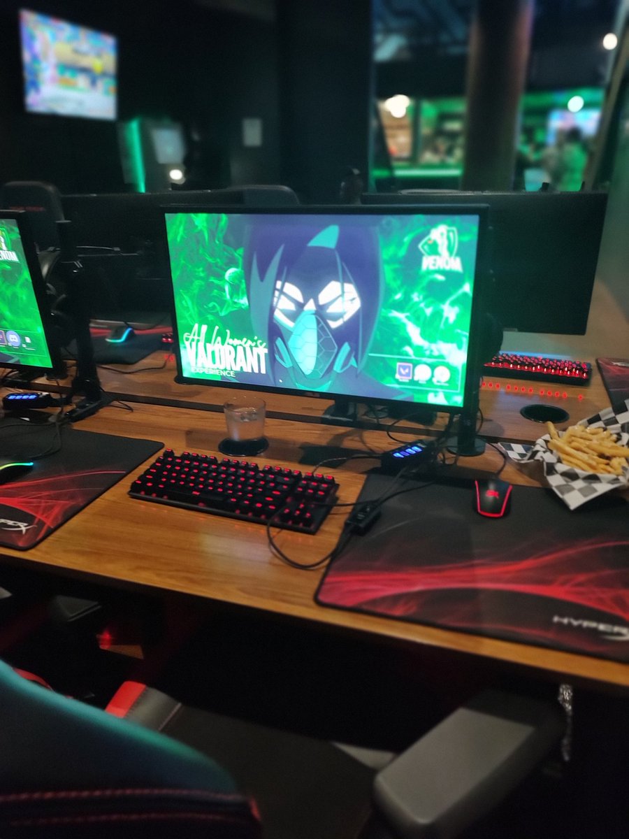 Divatopia_'s tweet photo. It's starting! #VenomLan fun mixer event tonight and all women's Valorant experience tournament this weekend! 

@Lyndsay_Live https://t.co/wB6F2EbJBG
