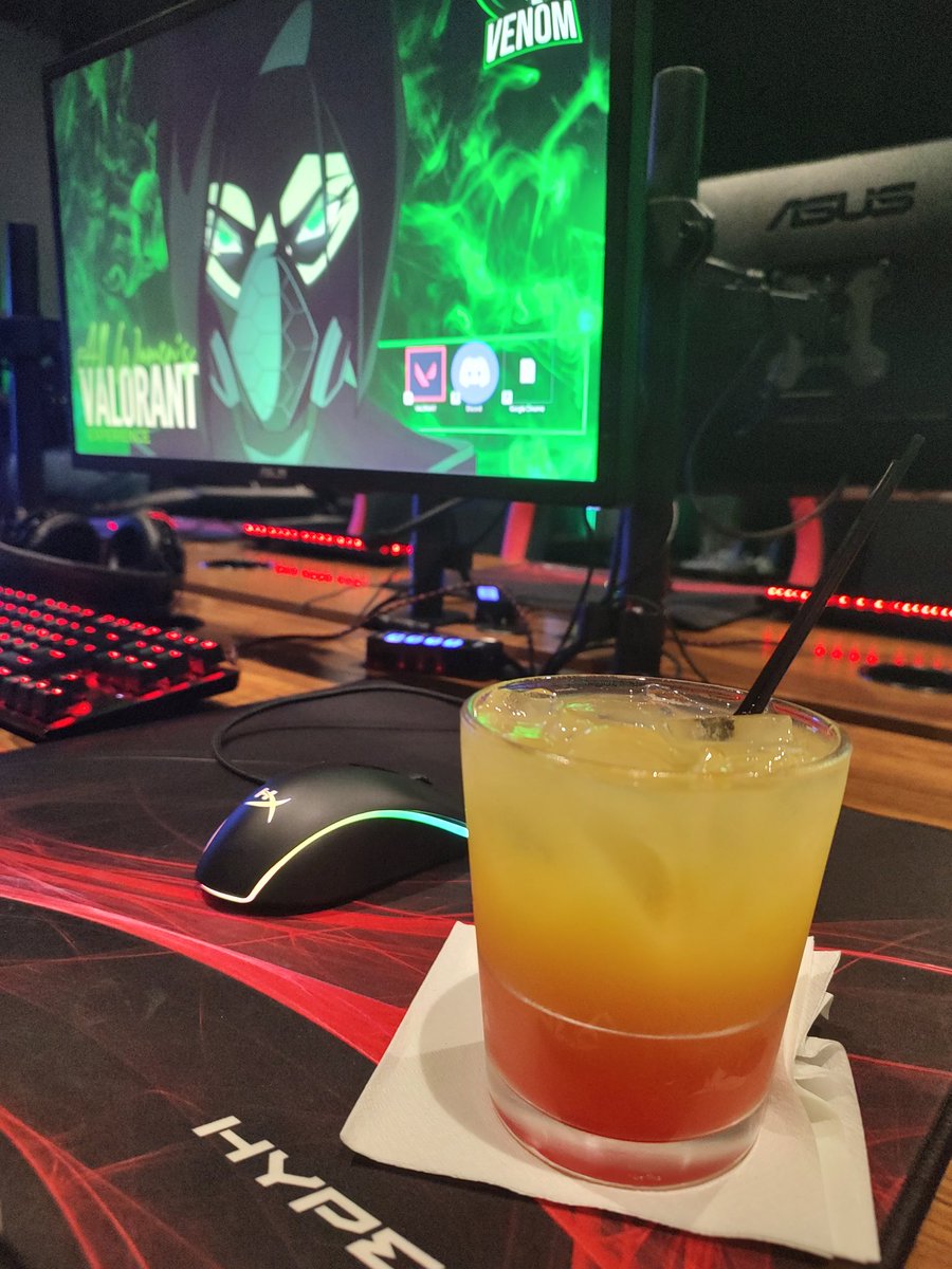 Divatopia_'s tweet photo. It's starting! #VenomLan fun mixer event tonight and all women's Valorant experience tournament this weekend! 

@Lyndsay_Live https://t.co/wB6F2EbJBG