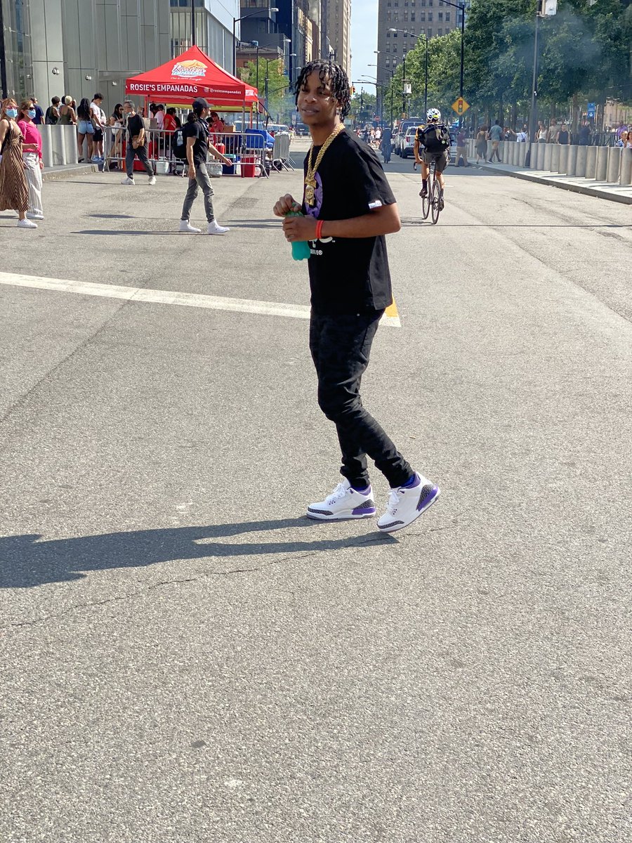 IAM_2LANE's tweet photo. Told My Guh This Her World But She Still Walking On My Earth Told Dat Bitch I Aint Her Nigga She Can Pick Whatever Purse 🌟 … #LLBIGA #LLBNB #LLGETTI #LLMURK #LLCHOP #LLDTR #LLSOSA https://t.co/x2kGn7VqY0