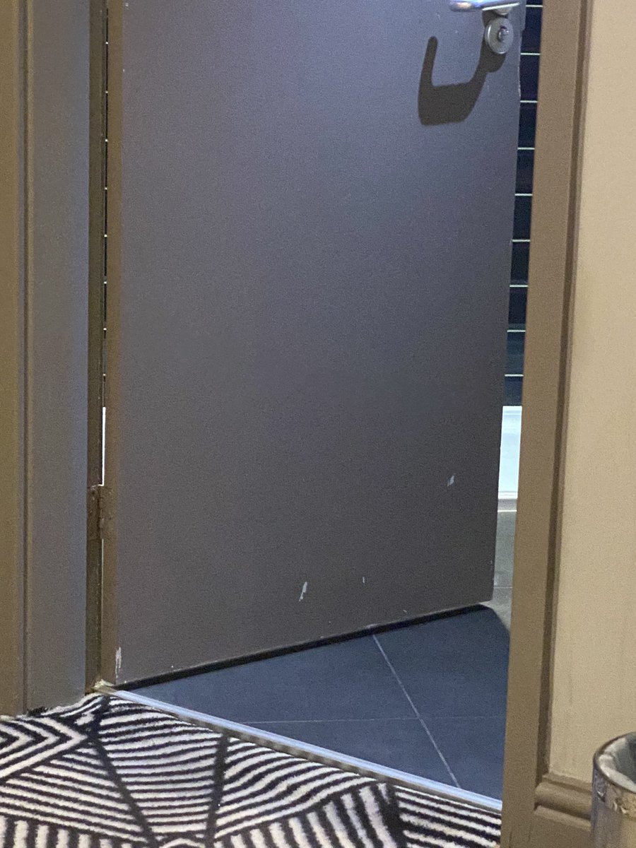 pimmers88's tweet photo. Had a lovley weekend away. Hotel was aweful though. @HuntonParkHotel  what the hell. Stains on the walls. Window couldn’t see out of. Stains on carpet. Door hanging off the bathroom. £100 for the night. Ridiculous https://t.co/XMhOHjE3A7