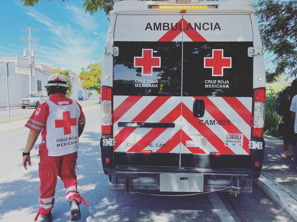 CruzRojaCamp's tweet photo. La cadena de salvar vidas se forma gracias al esmero de todos nuestros #Paramédicos. ⛑

#TodosSomosCruzRoja❤ https://t.co/Z8HP5RmI7d