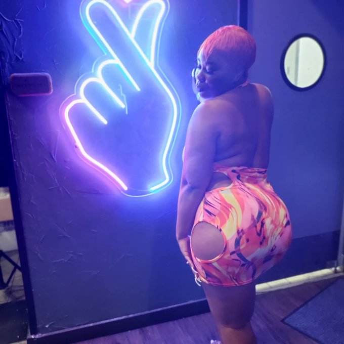 🧡💛🧡#thicc #cakes #bb.qchicken https://t.co/bE5GWqH7Qu<a href="/tag/thicc"class="tags">#thicc</a><a href="/tag/cakes"class="tags">#cakes</a><a href="/tag/bb"class="tags">#bb</a>