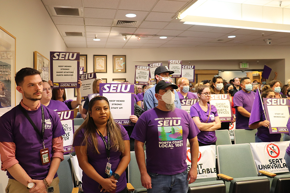 seiu1021's tweet photo. Mendocino County workers turned out in force Tuesday to tell the board of supervisors it's time for Mendocino County to show its employees the respect they deserve and #StaffUp so that residents can have the services they need and deserve!
https://t.co/iGGYAzyiIe
#1u
#unionstrong https://t.co/YRsqKmYgUl