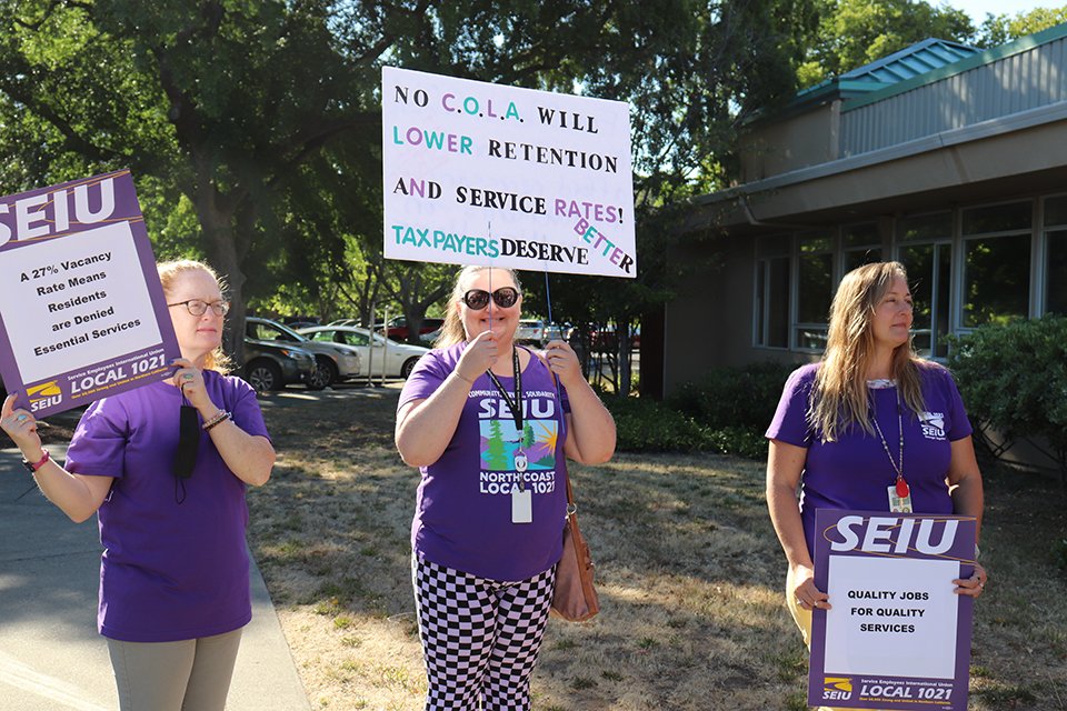 seiu1021's tweet photo. Mendocino County workers turned out in force Tuesday to tell the board of supervisors it's time for Mendocino County to show its employees the respect they deserve and #StaffUp so that residents can have the services they need and deserve!
https://t.co/iGGYAzyiIe
#1u
#unionstrong https://t.co/YRsqKmYgUl