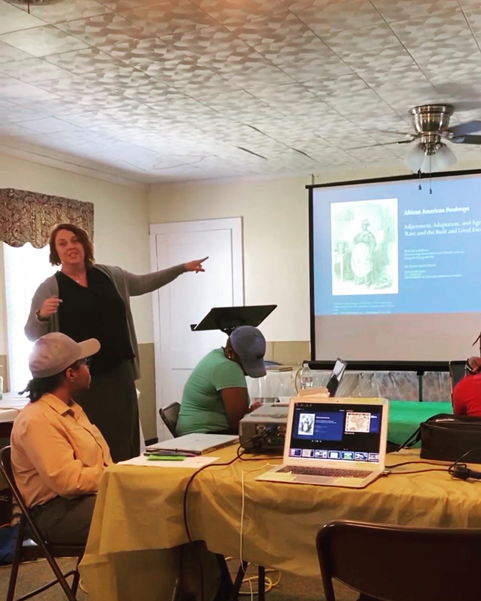 Shoutout to Dr. @xprofessordeetz, VP of Collections and Public Engagement at <a href="/StratfordHall/">Stratford Hall</a>, &amp; Dr. George McDaniel, Retired Executive Director of <a href="/draytonhall/">Drayton Hall</a>, for lending their time and expertise to the #bellevuefieldschool this week! #BlackHistory