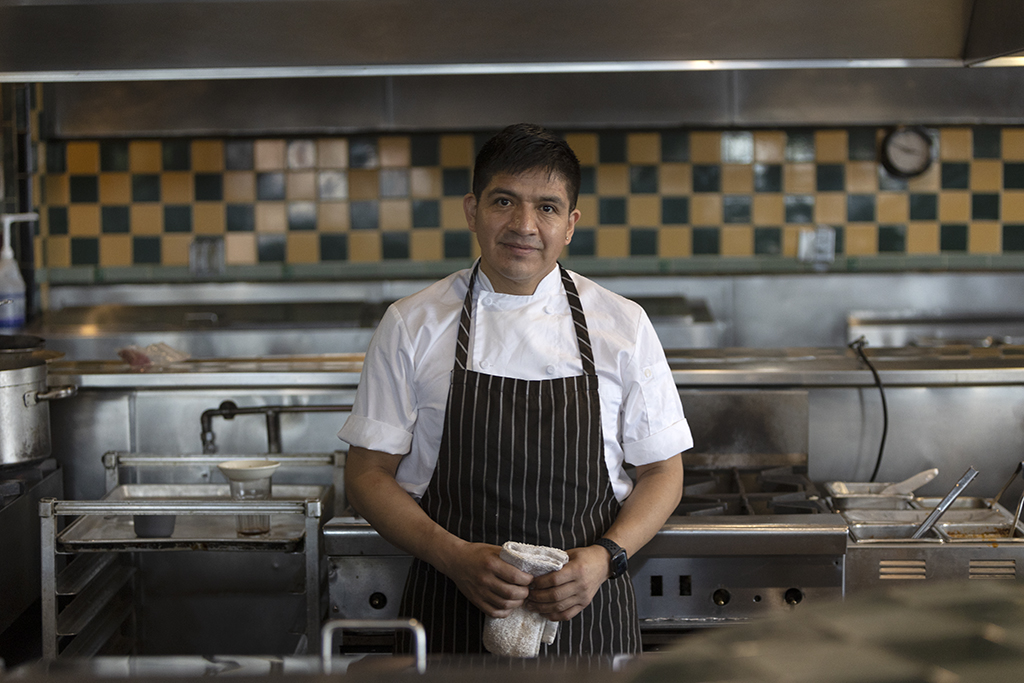 Had a great time today <a href="/acpress/">Associated Collegiate Press</a> #mega22 college workshop visual storytelling Gray's. Sorry to hear Gray's in <a href="/Dinkytown/">Dinkytown</a> is closing Sunday. <a href="/MinnPost/">MinnPost</a> <a href="/StarTribune/">The Minnesota Star Tribune</a>