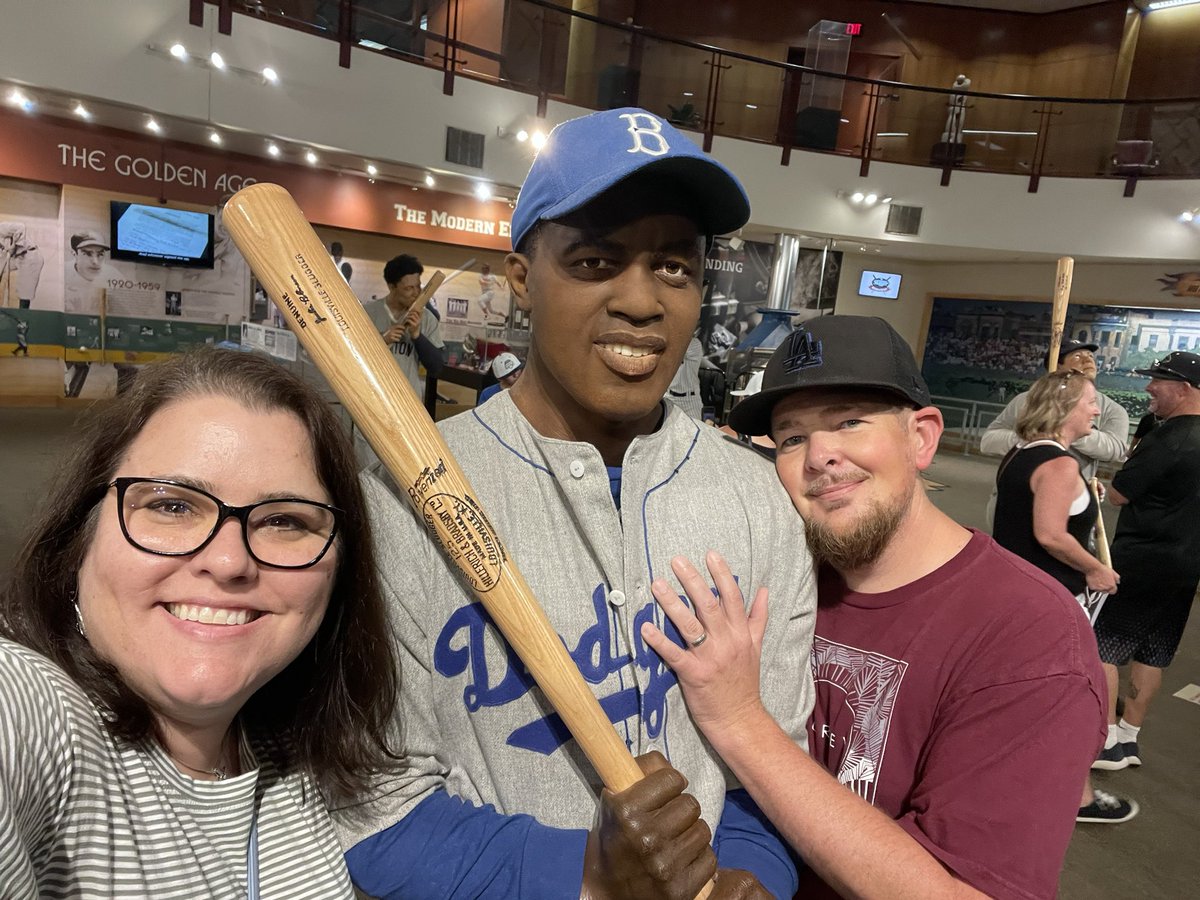 PrincipalPieper's tweet photo. When in Louisville, you see the sluggers #DWadmin #NAESP22 @Mr_Jeff_Groh https://t.co/QC0ayTa1RV