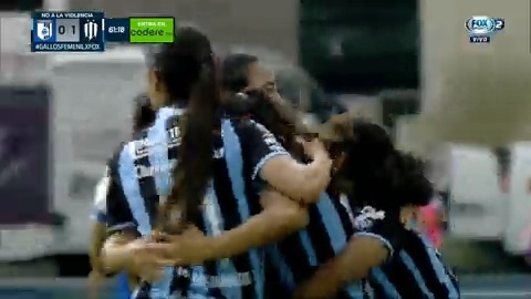 📹#NoTeLoPierdas 

¡¡¡G⚽⚽⚽L!!! 

Desde los once pasos, Fabiola Santamaria empareja el tablero en Querétaro, su segundo gol con 🐓@GallosFemenil.

#VamosPorEllas👊🏼”