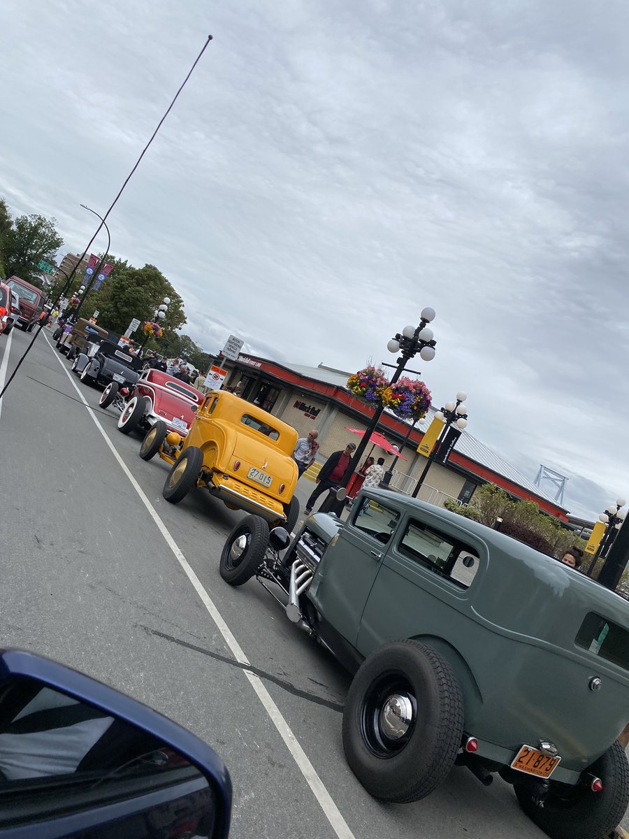kathelburt's tweet photo. Downtown #yyj #DuceDays are back @grandpacific; Bailey enjoyed checking them out too. https://t.co/4FhngzKK3c