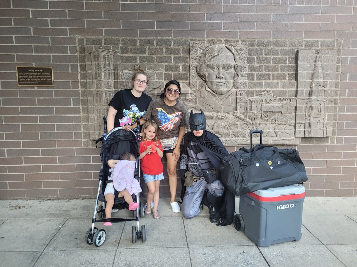 annettefrank78's tweet photo. We had the privilege of meeting @DowntownBatman in Greenville.  Sharing food, water, and clothing with those who are without.  What an amazing act of kindness!!  #LiveUnited https://t.co/nYbH5jzFIP