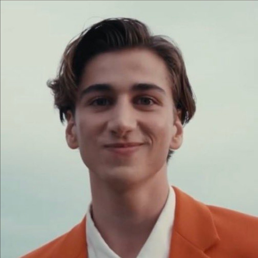 hourlybash's tweet image. 