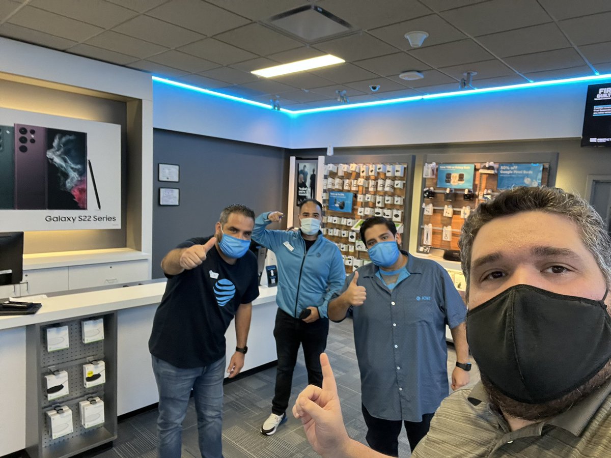 Getting to spend time today with some amazing leaders! <a href="/YChucla/">Yansel Chucla</a> <a href="/mm161n/">Milton Martinez</a> <a href="/marianoa1308/">Maria Noa</a> Miramar and Doral are ready to WOW our customers and grow their voice and fiber business 🔥🔥
<a href="/One_FLA/">OneFLA</a> <a href="/MatthewCLinden/">Matthew Linden</a> <a href="/eniggemann/">Enrique Niggemann</a> <a href="/mrsuarez13/">mrHsuarez</a> <a href="/Jason_Hart0/">Jason Hart</a>