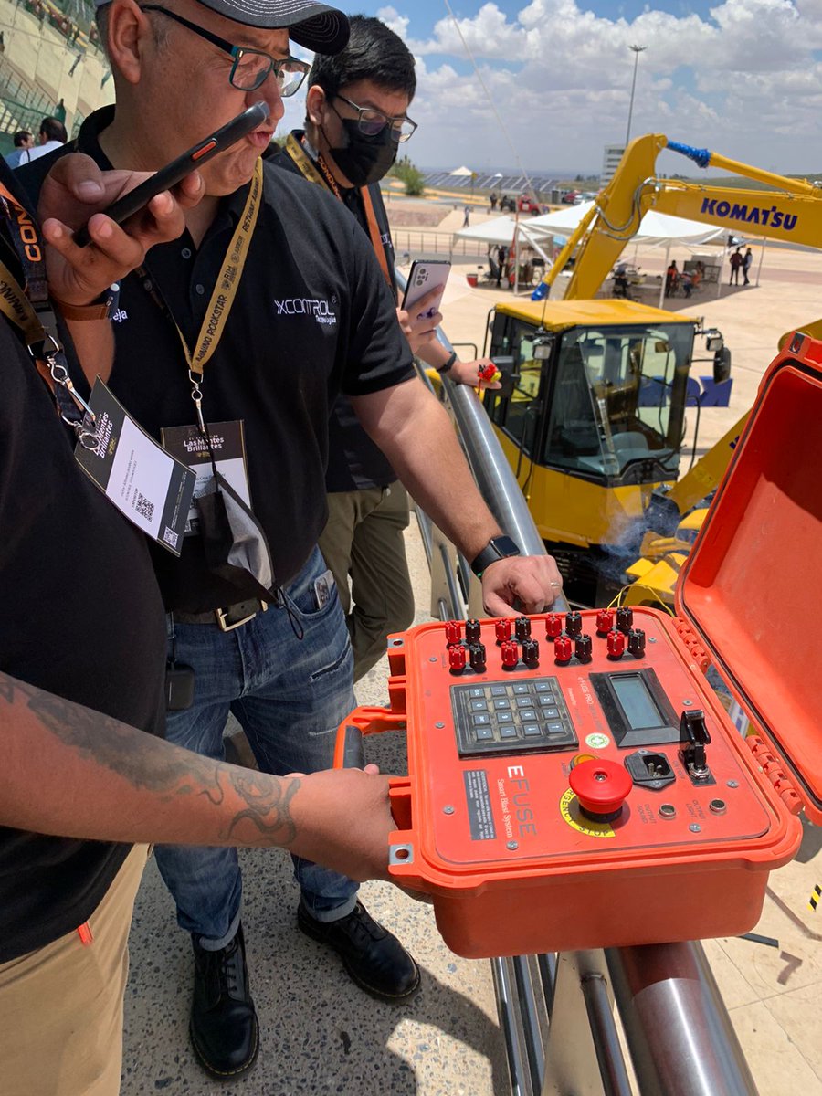 EAMantecon's tweet photo. La eFuse PRO Series 8000 para activación en mS en la #RIM2022 #PYROBLAST @PYROBLASTMexico #Blasting https://t.co/H0AYaNsRDF