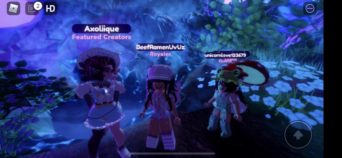 gayshellbee's tweet photo. I met @axoliique w my friends dkwbdkjeb #ROYALECON2022 https://t.co/HhRbGEPZSf