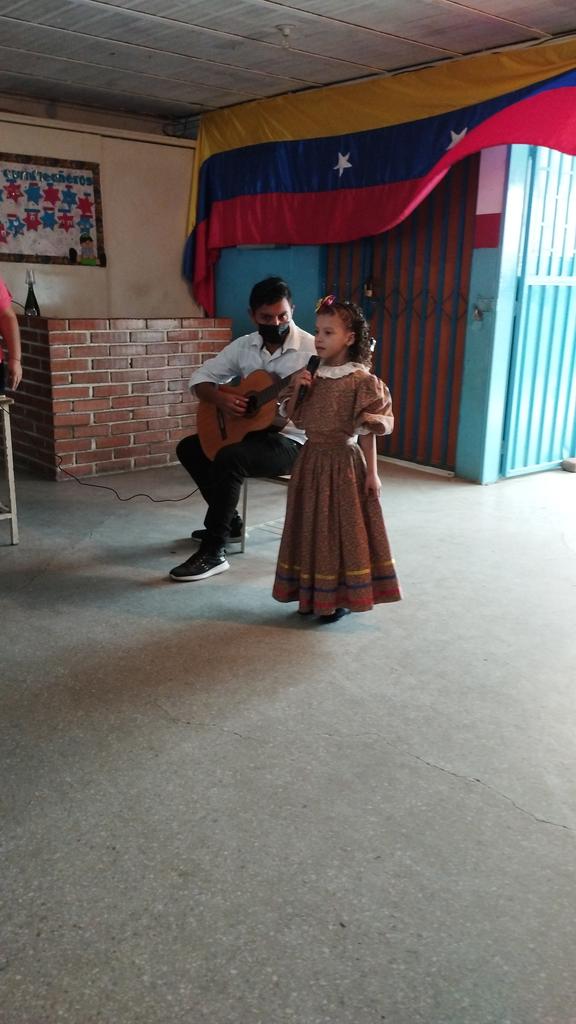 EscuelaRed's tweet photo. Así se trabaja en las Escuelas Bolivarianas Primarias actividad Cultural @bolivar_rpa @Div_Ini_Pri_Esp @Berzabethg1 @_LaAvanzadora @ZonaEducTachira https://t.co/nDJEVYWPDc
