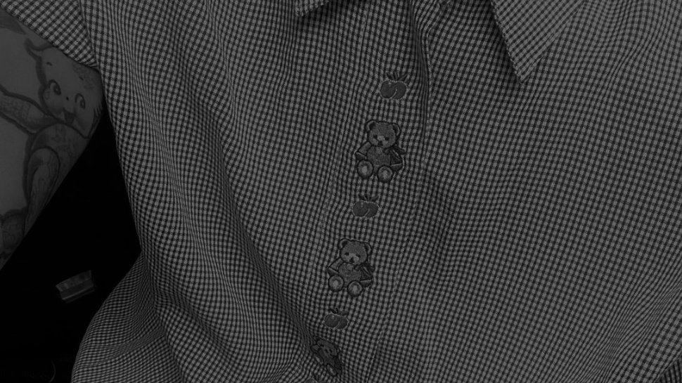 • Búscame, ya estoy vestido.