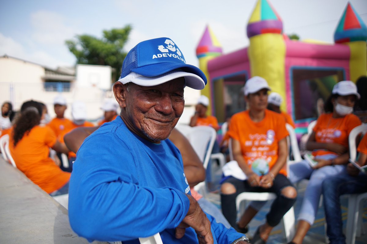 Recicla por BAQ ha logrado visibilizar y dignificar a una población que antes era para muchos invisible, los recicladores. Hoy más de 5.000 personas saben cómo reciclar, y más de 3.500 recicladores y sus familias tienen dignidad y oportunidades. 🙌🤍

#ReciclaPorBAQ