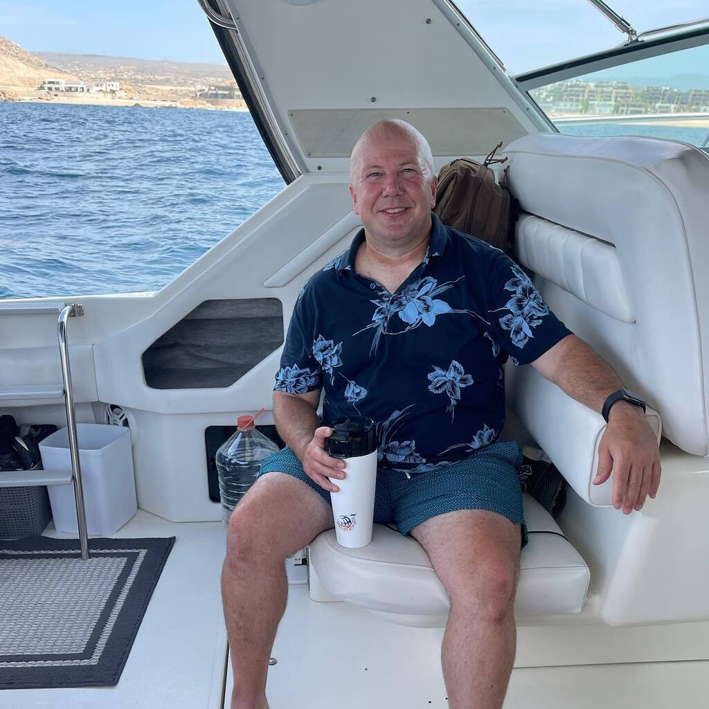 BaldThoughts's tweet photo. Having fun in #Cabo with friends & family ๐ฅณ Itโs been such an amazing week and my @expressmen swimsuits & shirts keep me looking good in this heat ๐ Canโt wait to book the next trip to spend time with everyone in paradise ๐ #CaboAzul #cabosanlucas #vโฆ https://t.co/fSujlMCi7p https://t.co/obdbv6rg2w