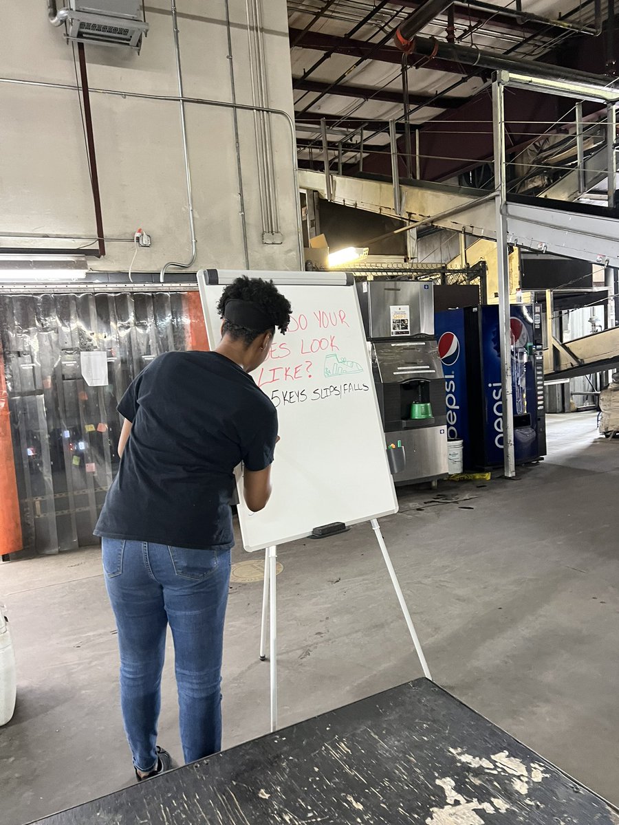 ChspNc's tweet photo. Shout out to KP! He dominated the slip/fall activity. ๐ #safety #ups #upser #upsers #safetyfirst #winner #recognition #chsp #chspactivity #preventinjuries #dynamicwarmups https://t.co/mvaWEeSBk0