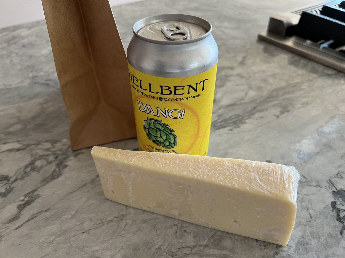 Qagggy's tweet photo. Happy #CheeseFriday! https://t.co/cMVVWBR2zb