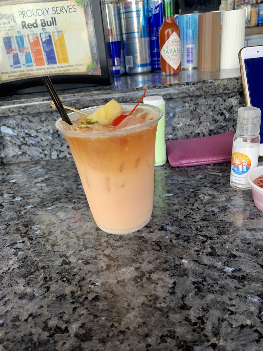 CruzinParadise's tweet photo. The Goombay smash 💥 hit different today! #SquareGrouper #JupiterFL #Cheers https://t.co/GGxwcZMbSG