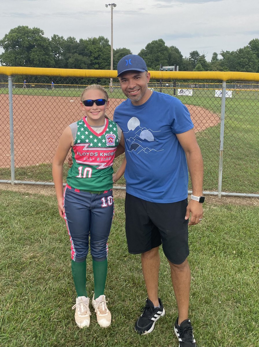 One of Naomi’s hitting coaches at the Allstar game tonight! #softball <a href="/hiribarren2/">Hernan Iribarren</a>