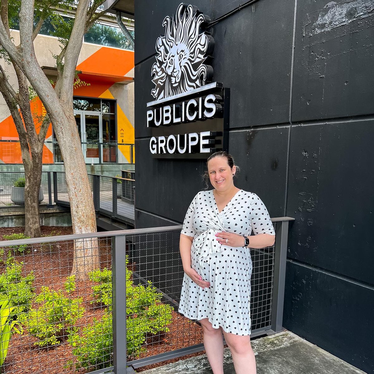 HisPrincessLeia's tweet photo. ✌️out Publicis Groupe. It’s been a great ride the past four years. I’m now officially Formally Known As a Senior Community Strategist at FKA. I’m so excited to start my next adventure on Monday! The best really is yet to come. 🙌 #career #growth #goodbye #peaceout #publicisgroupe https://t.co/E9RRabHJ8V