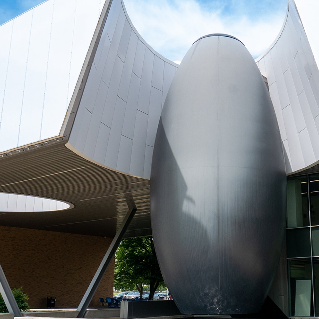 LawrenceTechU's tweet image. Another look at the floating orb just outside the main entrance of the A. Alfred Taubman Engineering, Architecture and Life Sciences Complex. 💙🤍 #WeAreLTU #CampusArchitecture