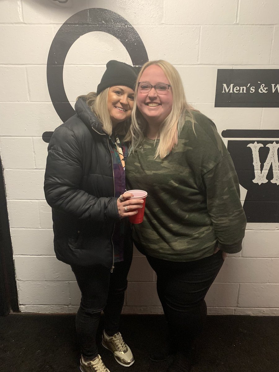 ANoelle96's tweet photo. Hey @farenrachels come party in nash so I can buy you another shot!🤍😂
•
•
throwback to seeing you in cincyyyyy https://t.co/3ScKNcfzQK