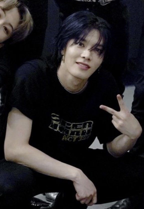 hourly yuta tweet media