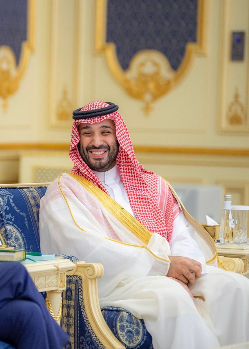 iiiWA30's tweet photo. ما هو بحاجة لتكشيره وعقدة حجاج 
هذا يروّع معادينه وهو مبتسم 🇸🇦♥️.
#محمد_بن_سلمان https://t.co/mSZE5CYHS3