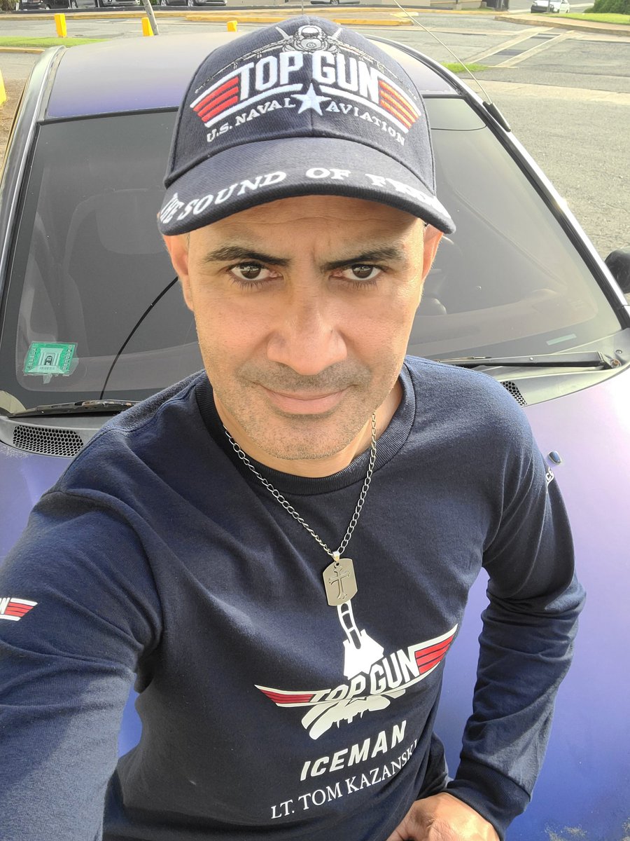 EXELENTE película TOPGUN MAVERICK y EXELENTE la participación de <a href="/valkilmer/">Val Kilmer</a> ... ojalá y pronto llegue TOPGUN 3!!!