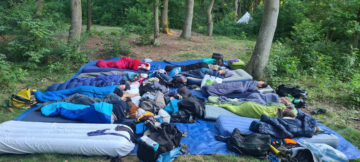 De Laatste avond zit er alweer op, het zomerkamp is voorbij gevlogen, laatste dingen nog opruimen en dan weer terug
