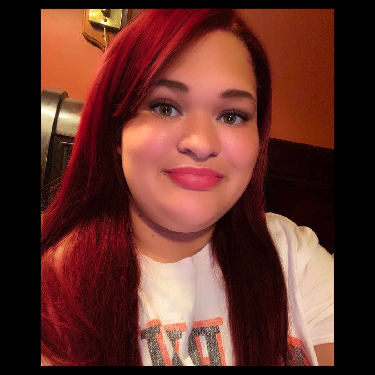 ChavisDanna's tweet photo. HAPPY BIRTHDAY TO ME 🎊🎉🎉🥳🎂🎁❤️ https://t.co/L2ox18UNvv