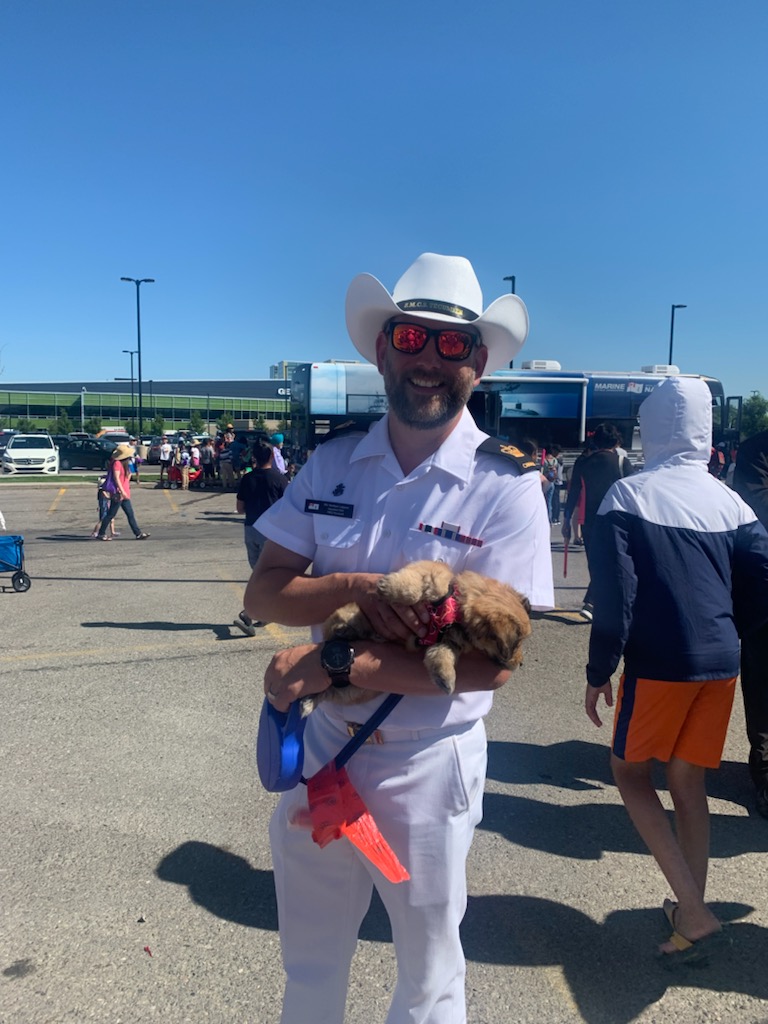 Yahoo! Thank you for the warm welcome at the Genesis Centre Pancake Breakfast today.
/
Yahoo ! Merci pour l'accueil chaleureux au petit déjeuner aux crêpes du centre Genesis aujourd'hui. 

#wethenavy #prairiesailor #hmcstecumseh #navresnav #CalgaryStampede