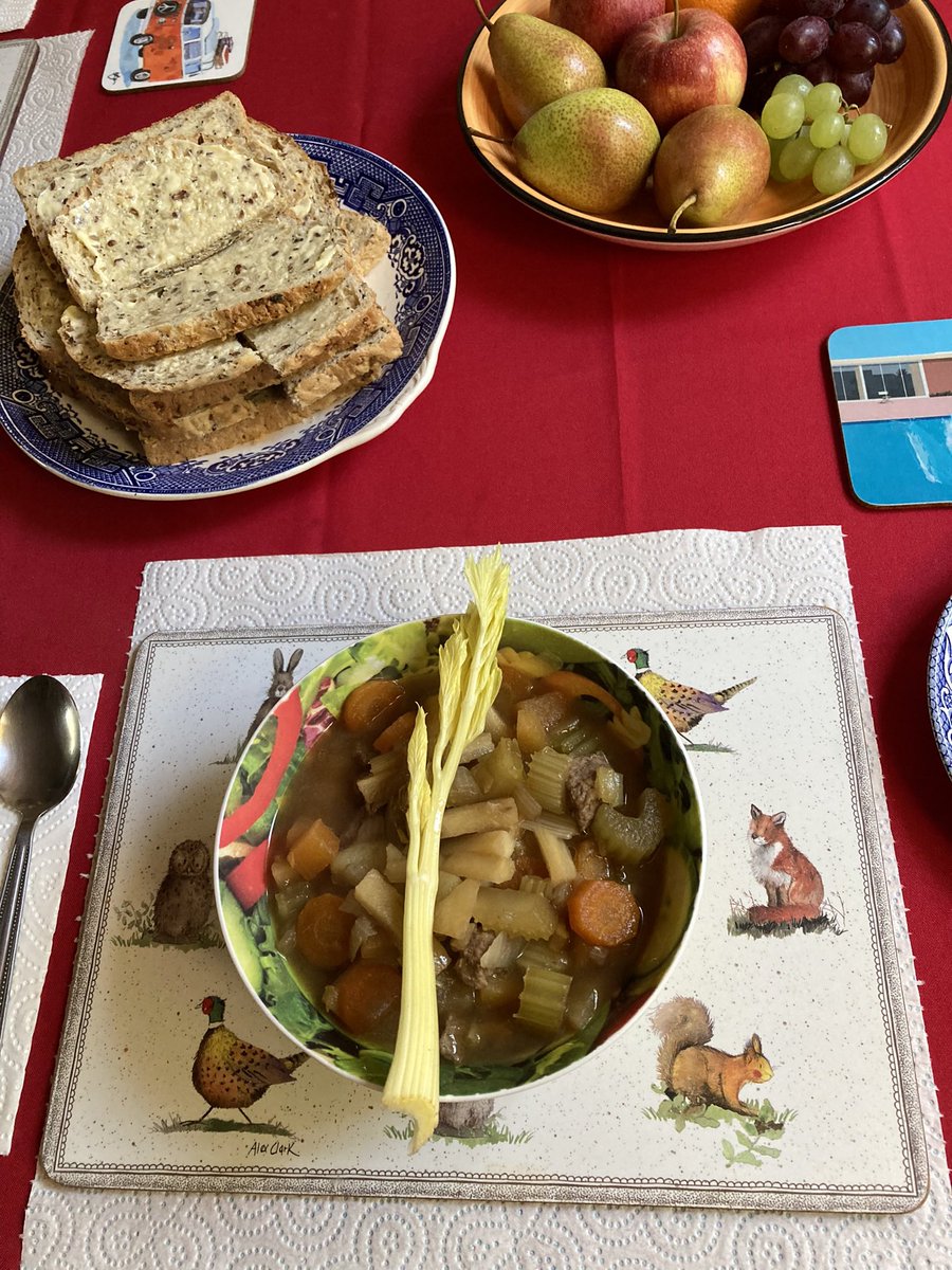 Jan_Lentzos's tweet photo. Barry made another delicious beef & vegetable stew π Using up our leftover fresh vegetables in the process π¨π»βπ³
π₯π₯π₯π§
π₯©π₯π₯π₯π§
π₯©π₯π₯#DicedBeef #Onions #Potatoes #Celery #Carrots #Parsnip #Turnip #UseUpYourLeftovers #FreshVegetables #SeededFarmhouse #WholemealBread #GoodFood π https://t.co/AVAT10wQoE