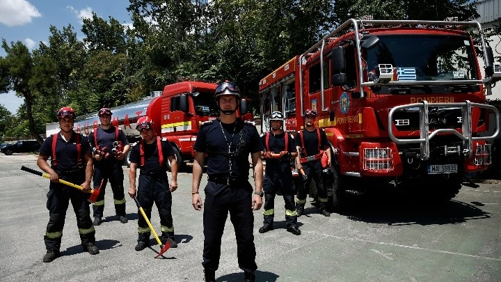 Οι πρώτες δύο εβδομάδες των Ρουμάνων πυροσβεστών στην Αθήνα - Το ΑΠΕ-ΜΠΕ συνάντησε την αποστολή - analitis.gr/oi-prwtes-dyo-…