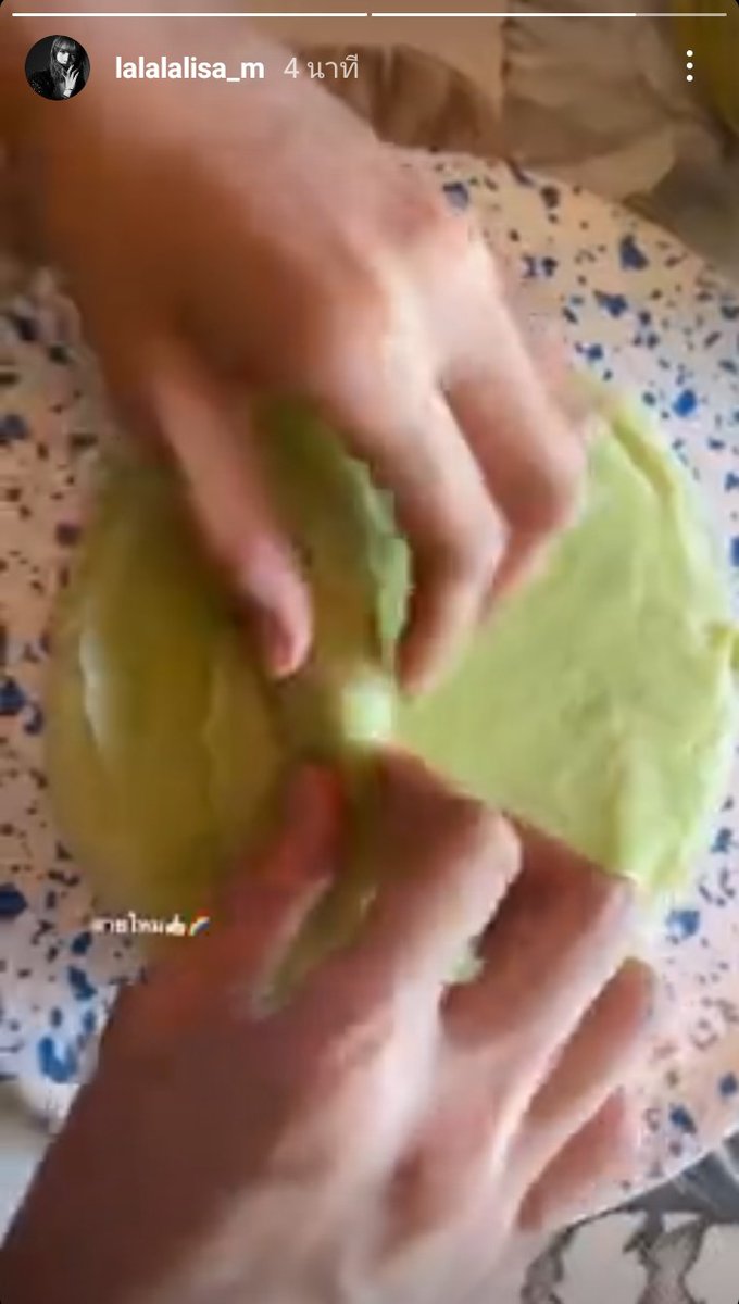 Born2Bredarmy's tweet photo. Here is " how to made Thai sweet that lisa post with her ig story "
That not diet food at all
But it super delicious
Thai dessest is the best
#LISA #LALISA #MOBEY https://t.co/Z93B6FoN9d