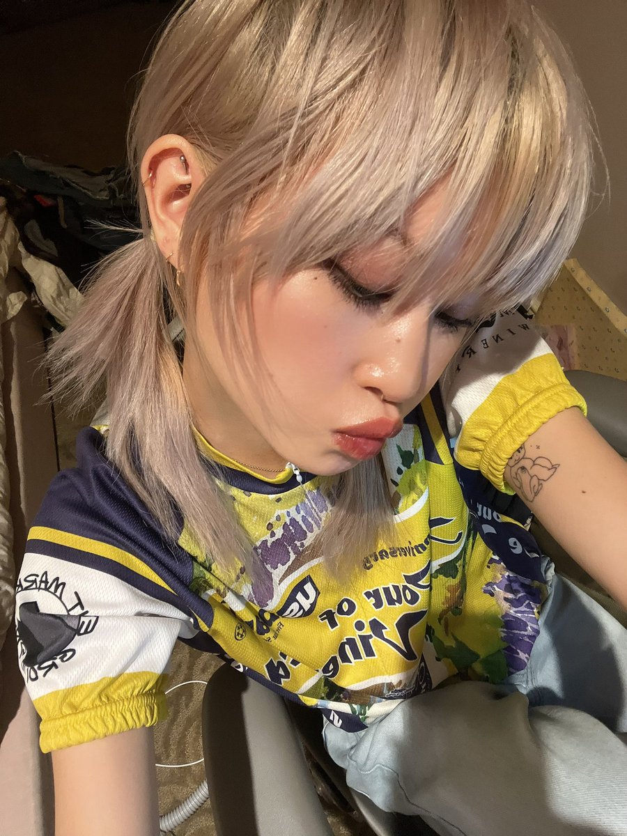 bbygirlsclub's tweet image. living in this terrible terrible place called my MIND!