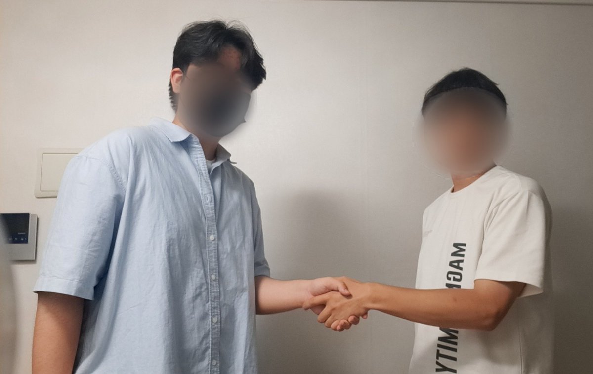 2022년 7월 9일, 카르토쉬-쥬신 연방과 부유제국 간 장관급 외교회담이 있었습니다. 양국 장관은 회담 이후 공동 외교 성명문을 발표하였습니다.

On July 9th, the Minister of Foreign Affairs held a diplomatic meeting with the Kotariese Empire.