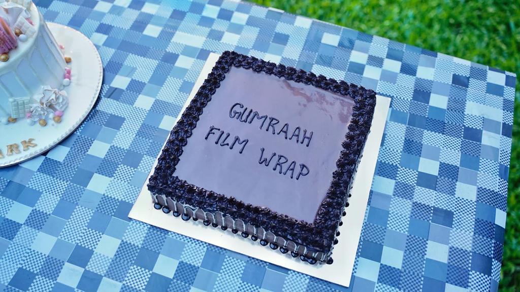 Cine1Studios's tweet photo. A wonderful journey has arrived at its finish line! It’s a shoot wrap for #Gumraah

#AdityaRoyKapur @mrunal0801 @PintoVedika #VardhanKetkar @RonitBoseRoy @MuradKhetani #BhushanKumar #KrishanKumar @AnjumKhetani  @TSeries @aseem_arora #ShivChanana https://t.co/M53erZ4WJF