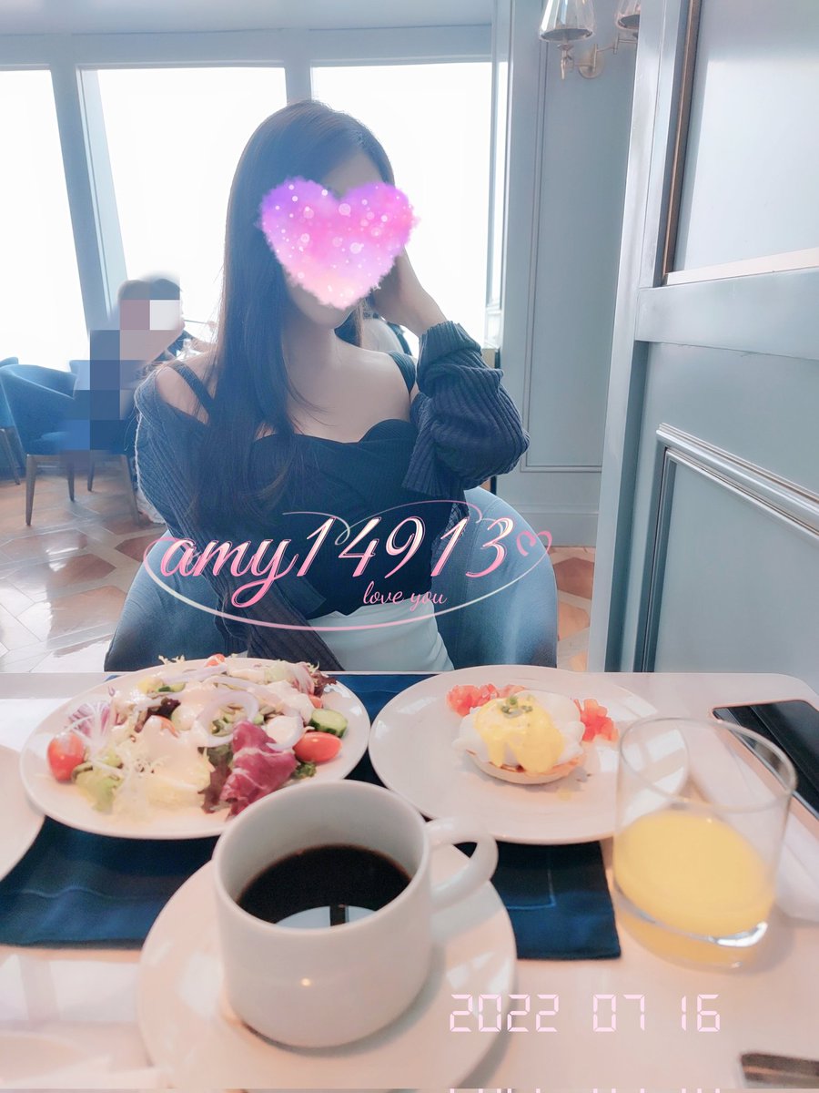 周末了，好好爱爱自己喔💋 https://t.co/SOjq2wBuqf