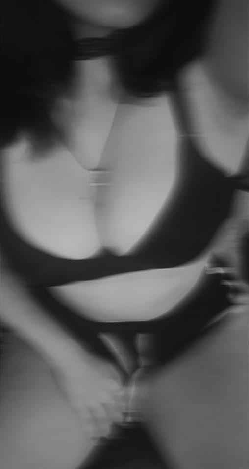 _Rosa_Nigra_'s tweet photo. Hello.
My name is Raven 
I'm 18 y/o.
Lesbian 🏳️‍🌈
I'm currently gonna post lewds but soon I will also post nude.
I'm here to please you all❤️
#nsfwtw #onlyfanspromo #nsfw #boobs #18yearoldslut  #onlyfans #lesbian #horny https://t.co/6hpuR5BoRk