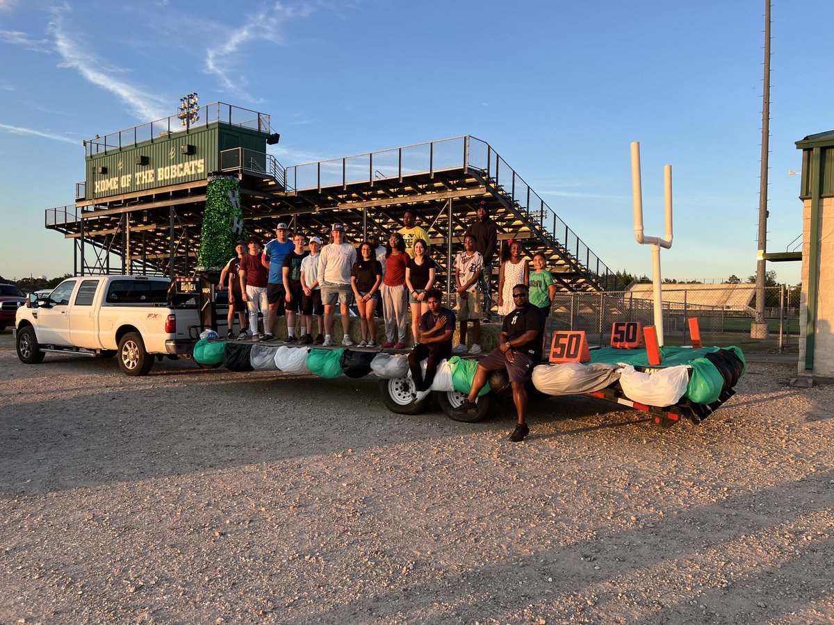 HHS Football team is ready for the Watermelon Festival parade. See you tomorrow morning. #HigherHeights