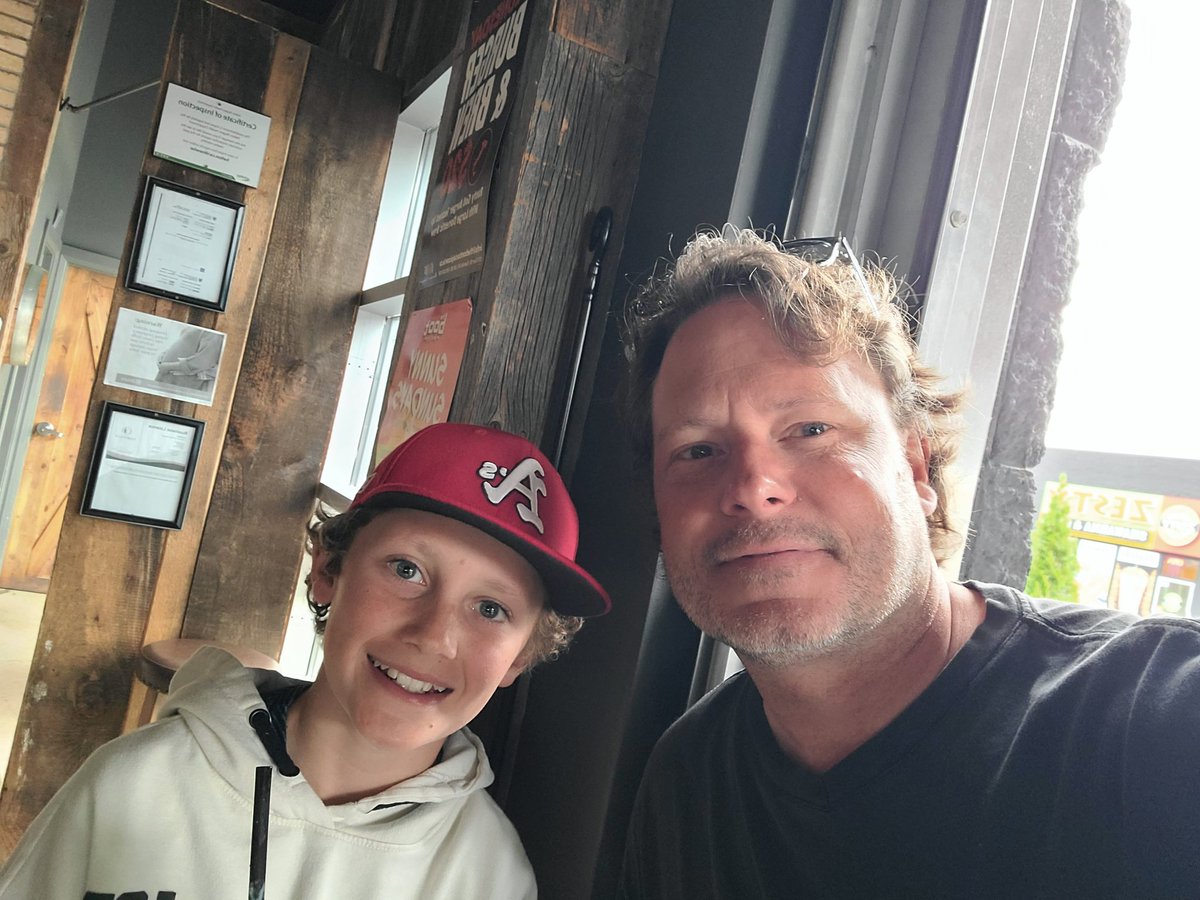 JamieAngus96's tweet photo. Boyz night out at The Boot Social and Pizzeria in #Oakville. Amazing pizza, even better company tonight! #KerrStreet #PatioSeason https://t.co/ePXCEI3Lxs
